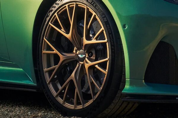 Aston Martin DB12 Wheel
