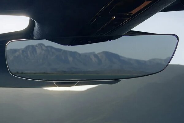 Aston Martin DB12 Rear View Mirror Courtesy Lamps