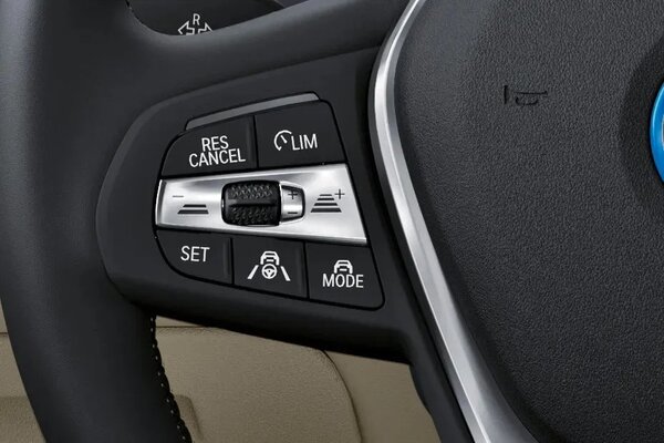 BMW i4 Steering Controls