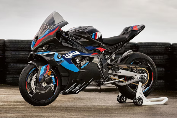 BMW M 1000 RR Left Side View