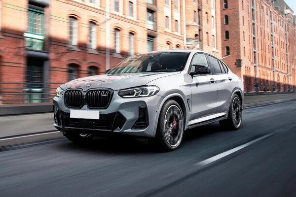 BMW X4 Front Left Side