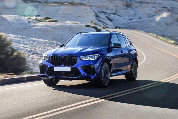 BMW X5 M Front Left Side