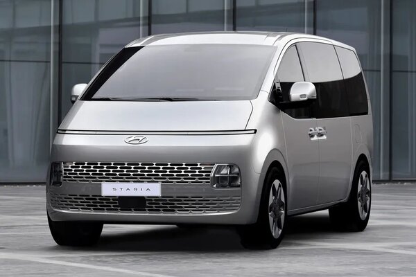 Hyundai Staria Front Left Side