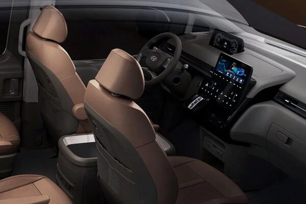 Hyundai Staria Door View Of Driver Seat