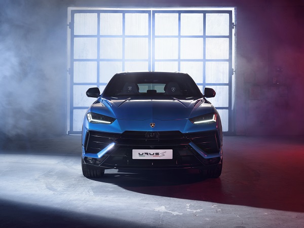 Lamborghini Urus Front View