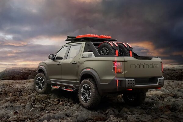 Mahindra Global Pik Up Rear Left View