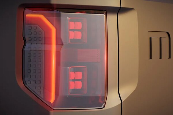Mahindra Global Pik Up Taillight