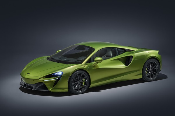 McLaren Artura Front Left View