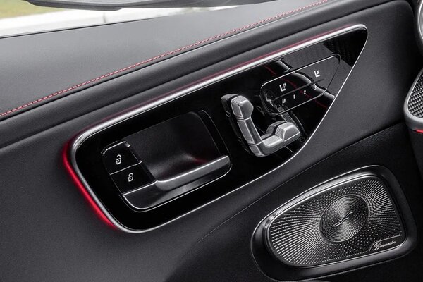 Mercedes-Benz AMG C 43 Seat Adjustments Control
