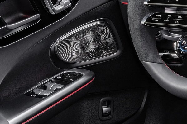 Mercedes-Benz AMG C 43 Speakers