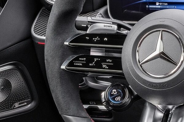 Mercedes-Benz AMG C 43 Steering Controls