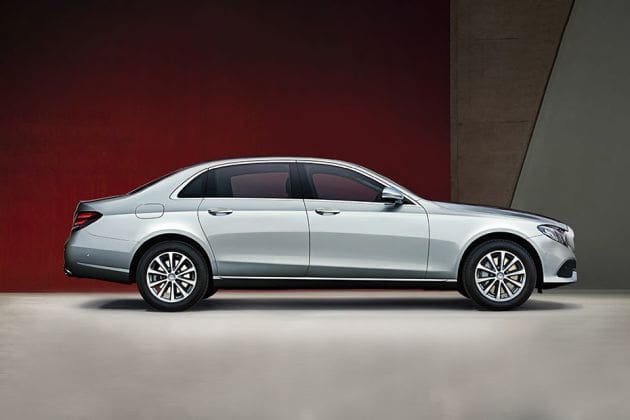 Mercedes-Benz E-Class[2021-2024] Right Side View