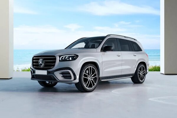 Mercedes-Benz GLS Front Left Side