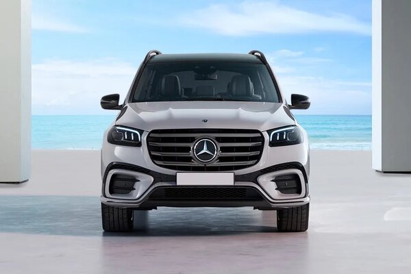 Mercedes-Benz GLS Front View