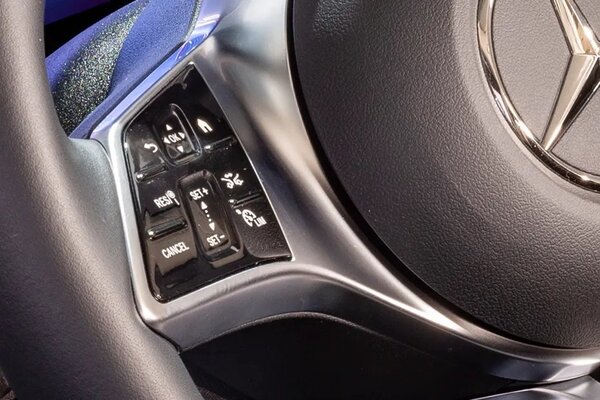 Mercedes-Benz V-Class 2024 Steering Controls