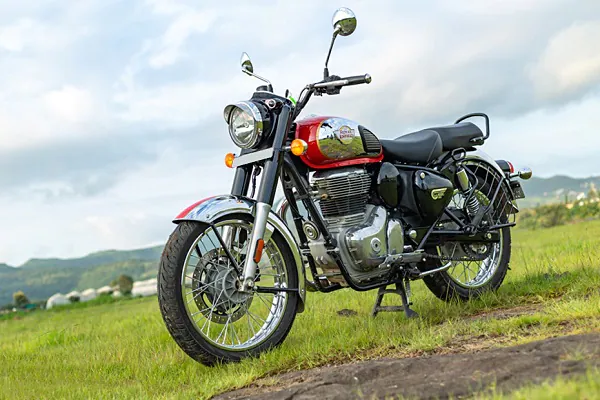 Royal Enfield Classic 350[2021-2024] Front Left View