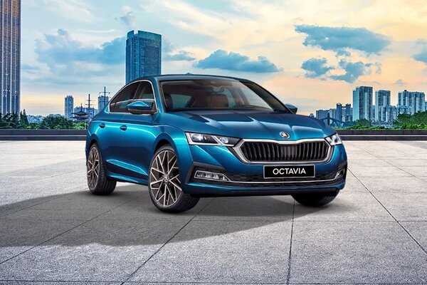 Skoda Octavia Front Left Side
