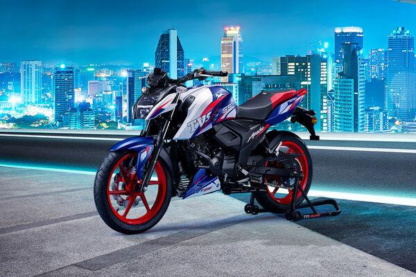 TVS Apache RTR 160 4V Front Left View