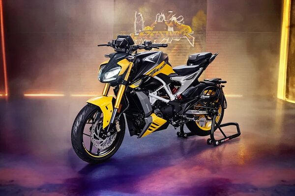 TVS Apache RTR 310 Front Left Side